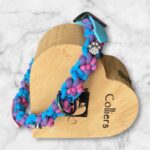 Collier pour chien en paracorde tressée avec formes empreintes de pattes et décorations strass empreintes avec laisse assortie sur mesure personnalisé Elodog